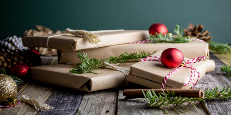 Zakupy świąteczne – jak nie dać się zakupowemu szaleństwu i zamawiać prezenty na święta mądrze?