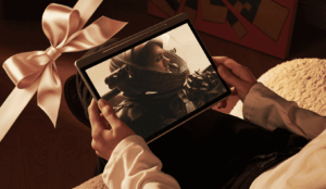 Oglądanie filmu na tablecie 